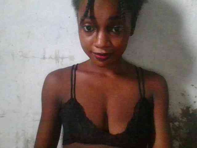 LovelyBlackGirl webcam