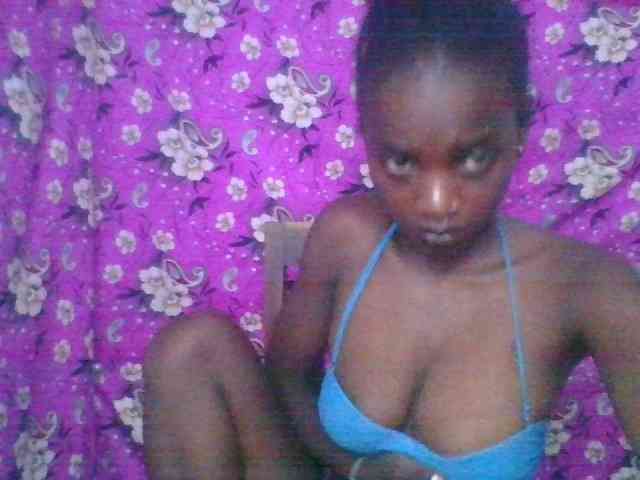 LovelyBlackGirl webcam