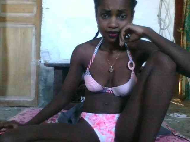 LovelyBlackGirl webcam