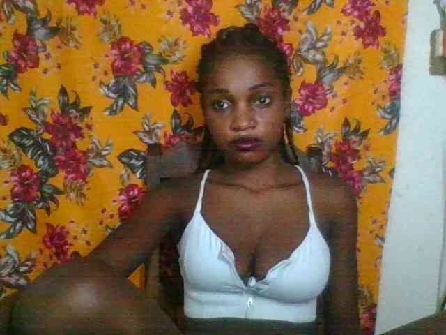 LovelyBlackGirl webcam