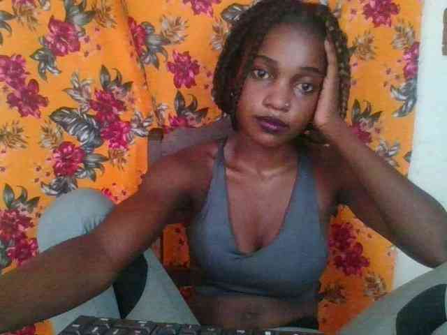 LovelyBlackGirl webcam