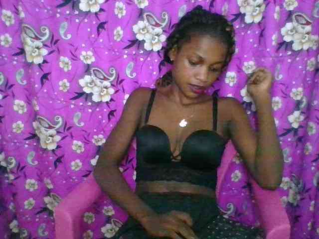 LovelyBlackGirl webcam