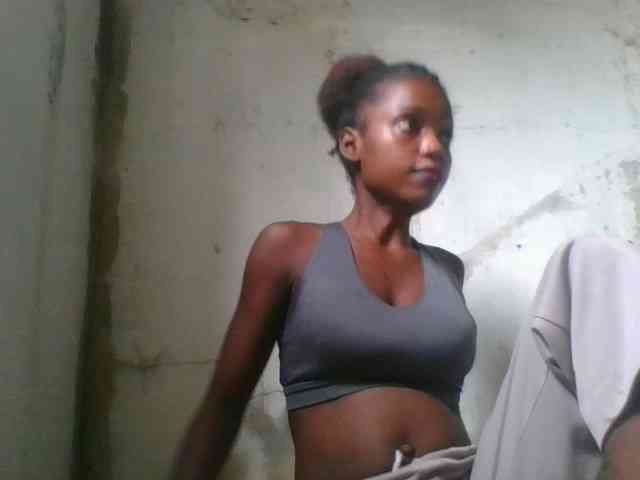 LovelyBlackGirl webcam