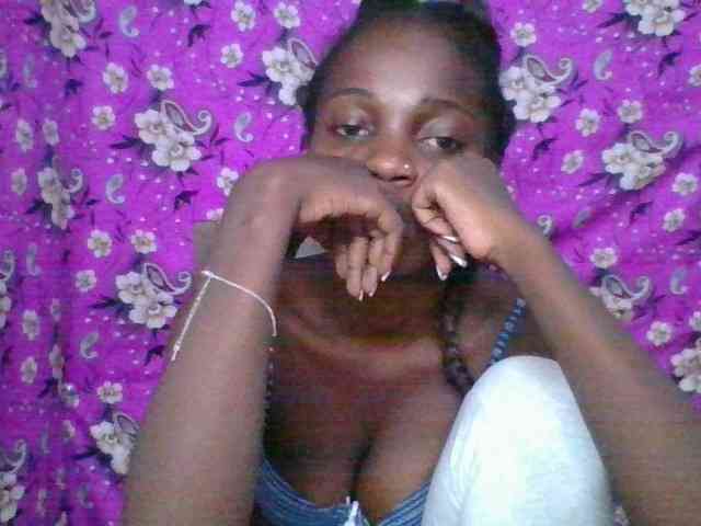 LovelyBlackGirl webcam