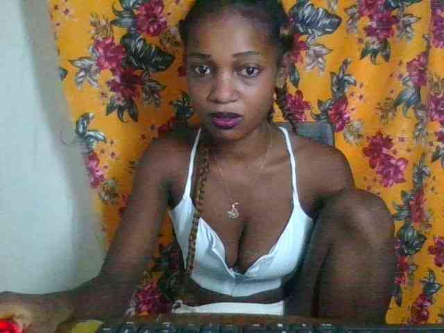 LovelyBlackGirl webcam