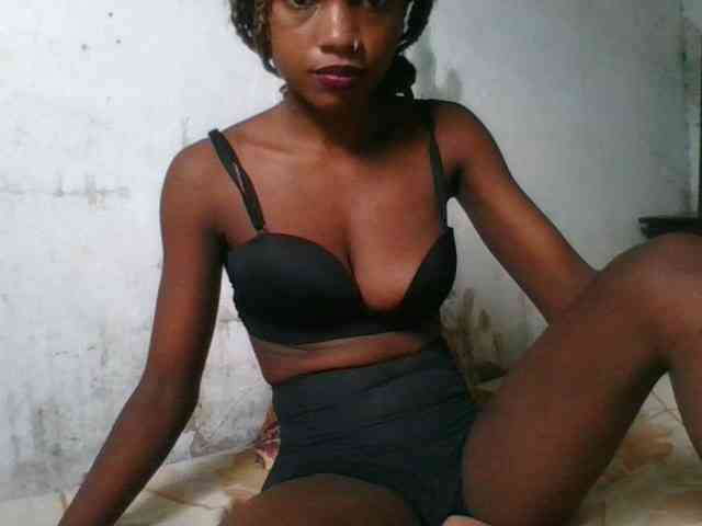 LovelyBlackGirl webcam