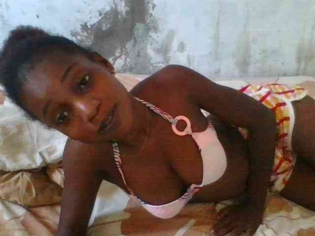 LovelyBlackGirl webcam