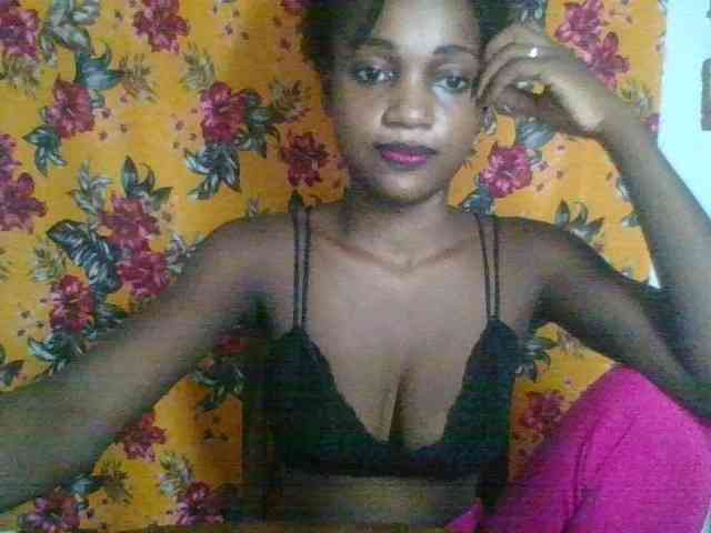 LovelyBlackGirl webcam