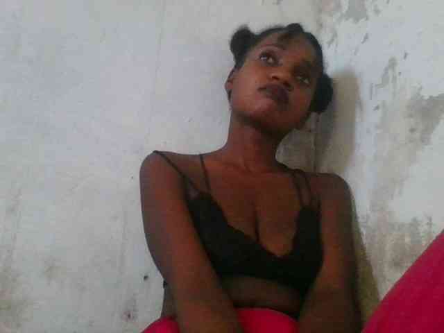 LovelyBlackGirl webcam