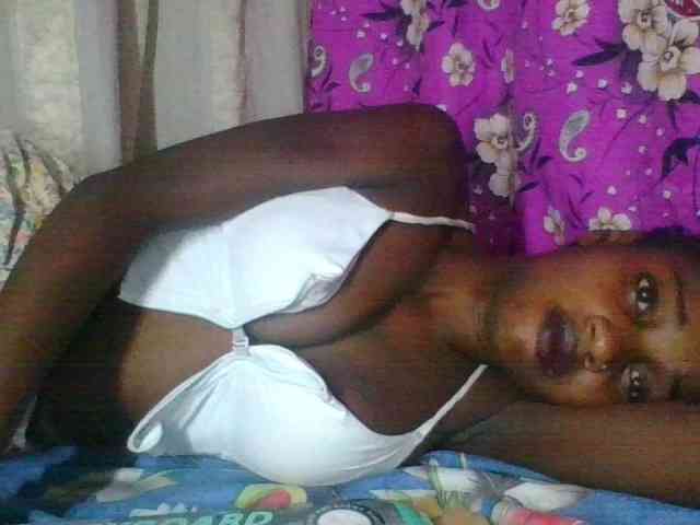 LovelyBlackGirl webcam