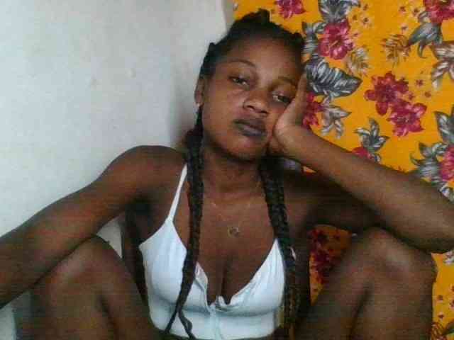 LovelyBlackGirl webcam