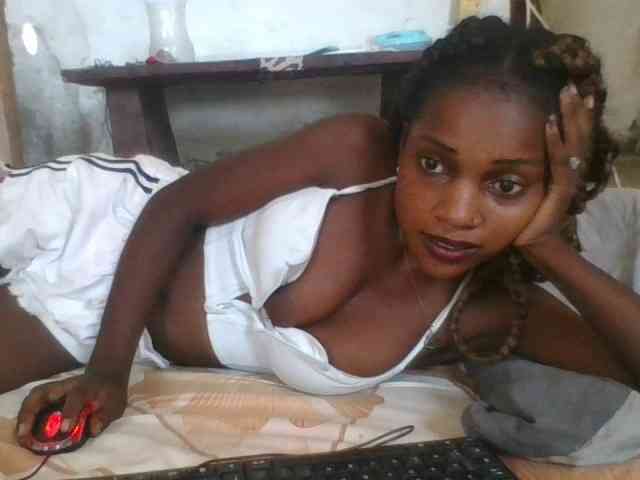 LovelyBlackGirl webcam