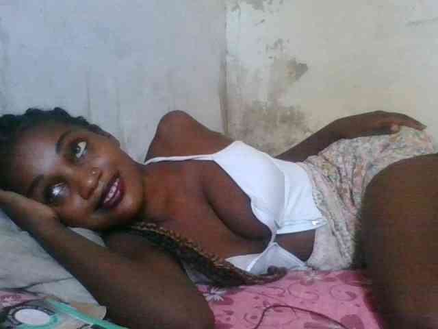 LovelyBlackGirl webcam