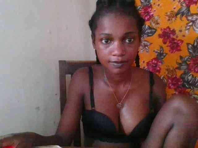 LovelyBlackGirl webcam