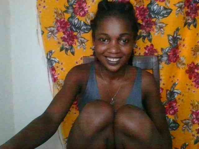 LovelyBlackGirl webcam