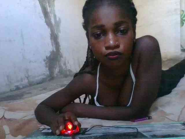 LovelyBlackGirl webcam