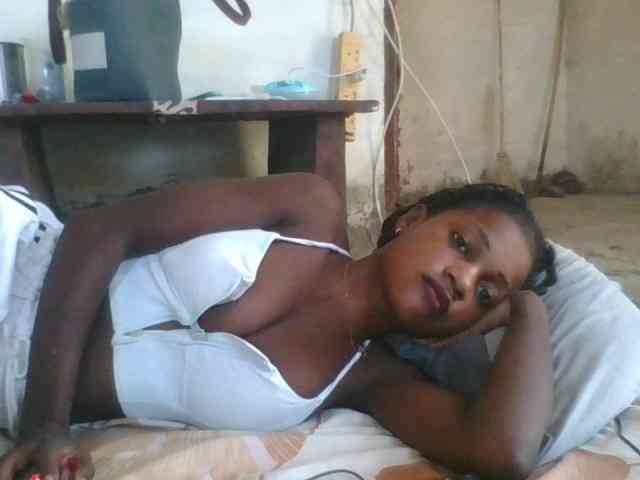 LovelyBlackGirl webcam