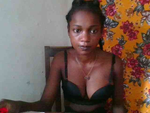 LovelyBlackGirl webcam