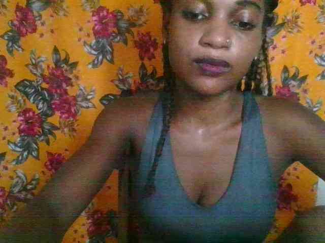 LovelyBlackGirl webcam