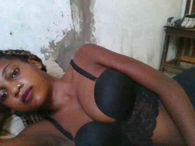 LovelyBlackGirl webcam