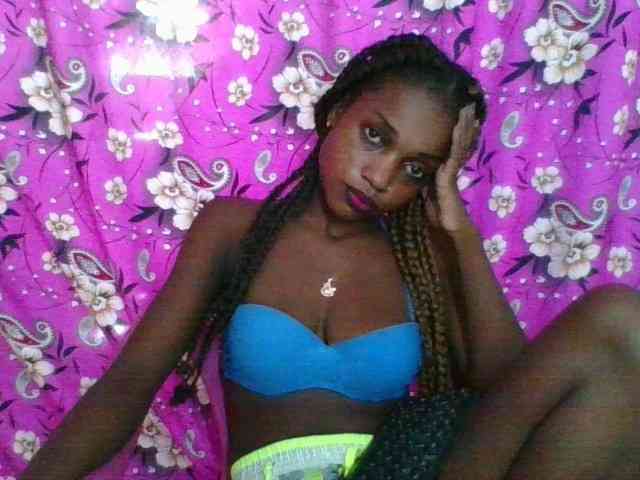 LovelyBlackGirl webcam