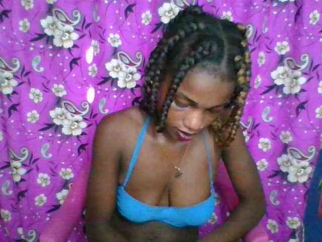 LovelyBlackGirl webcam