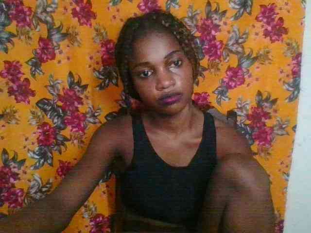 LovelyBlackGirl webcam