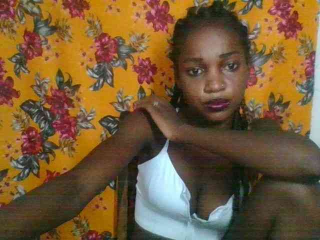 LovelyBlackGirl webcam