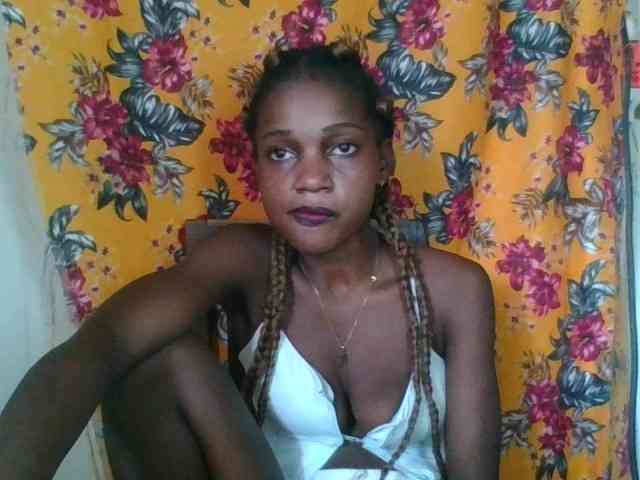 LovelyBlackGirl webcam