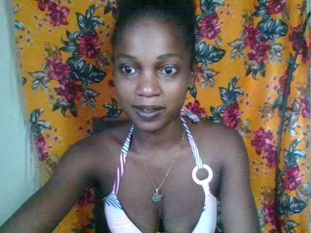 LovelyBlackGirl webcam