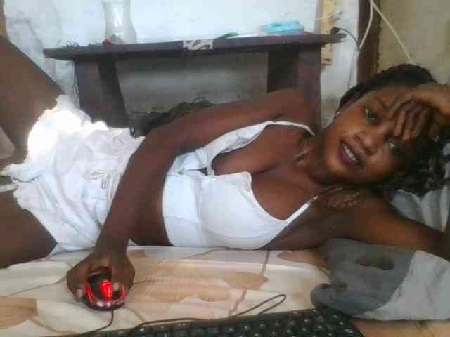 LovelyBlackGirl webcam