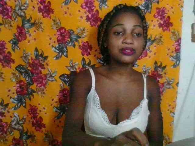 LovelyBlackGirl webcam