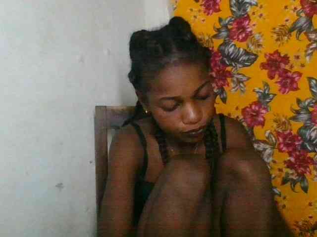 LovelyBlackGirl webcam