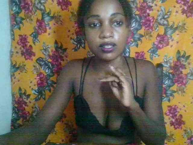 LovelyBlackGirl webcam