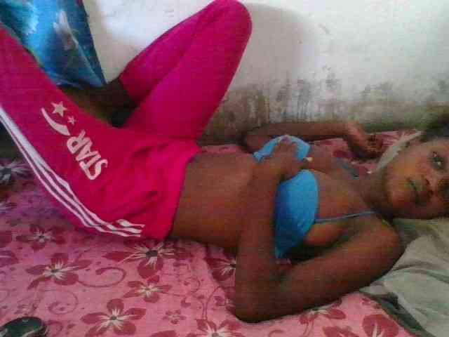 LovelyBlackGirl webcam