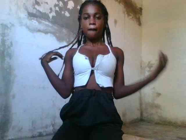 LovelyBlackGirl webcam