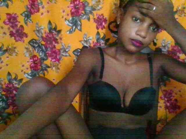 LovelyBlackGirl webcam