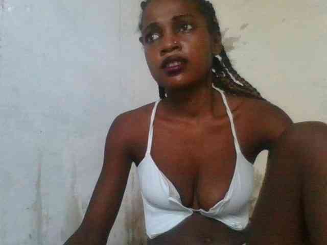 LovelyBlackGirl webcam