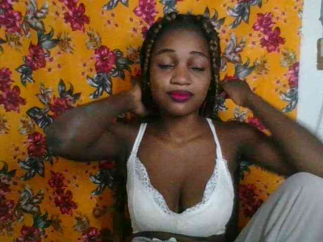 LovelyBlackGirl webcam