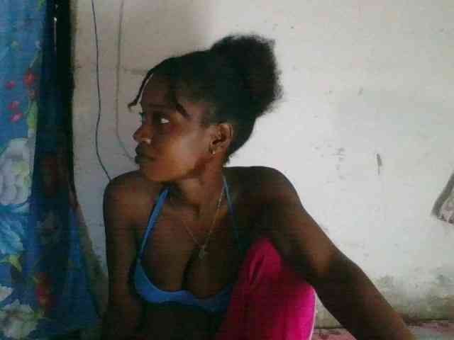 LovelyBlackGirl webcam