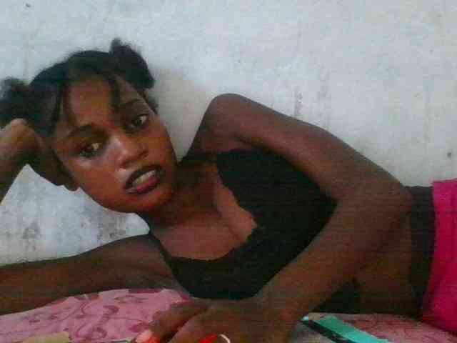 LovelyBlackGirl webcam