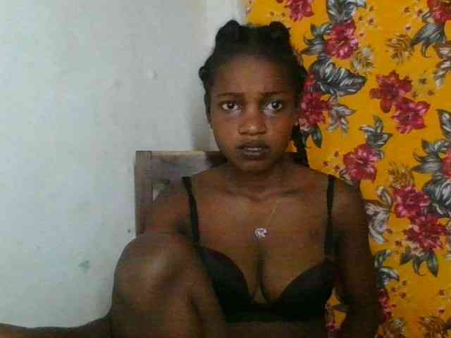 LovelyBlackGirl webcam