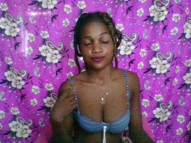 LovelyBlackGirl webcam