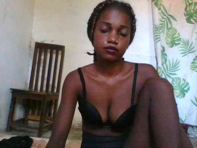 LovelyBlackGirl webcam