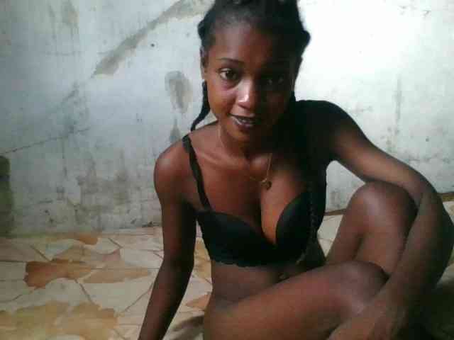 LovelyBlackGirl webcam