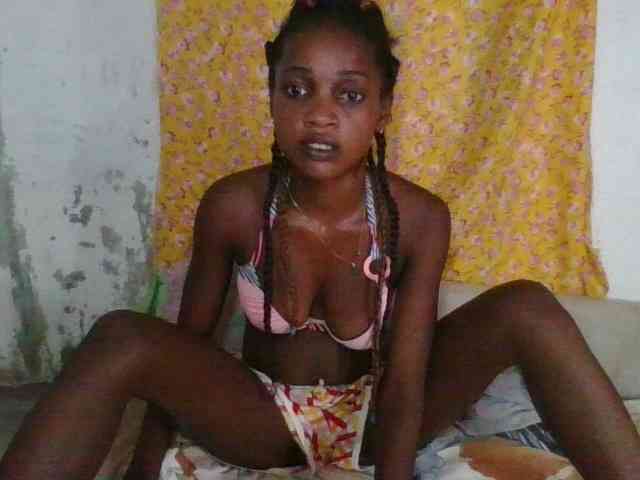 LovelyBlackGirl webcam