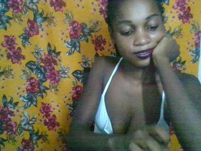 LovelyBlackGirl webcam