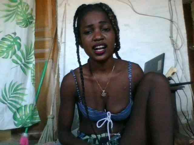 LovelyBlackGirl webcam