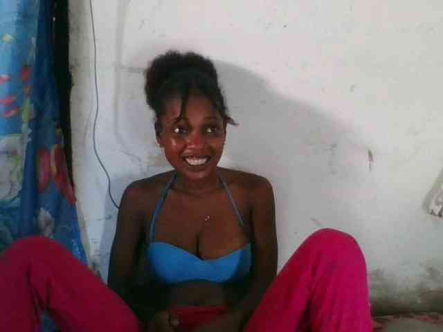 LovelyBlackGirl webcam