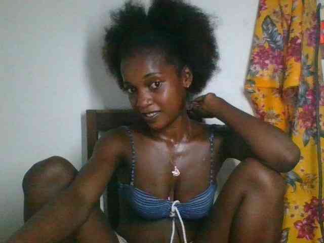 LovelyBlackGirl webcam